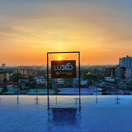 Luxo Kochi Ξενοδοχείο Εξωτερικό φωτογραφία